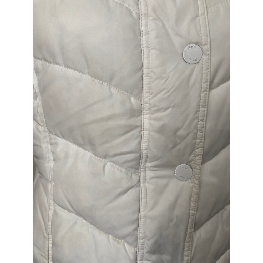 Gap white fitted zipper/snap quilted puffer spring vest with pockets, size M - Picture 7 of 10